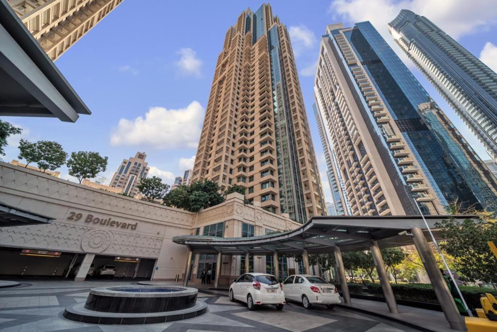 Апартаменты 29Blvd Burjview Дубай Экстерьер фото