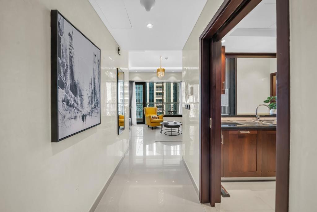 Апартаменты 29Blvd Burjview Дубай Экстерьер фото