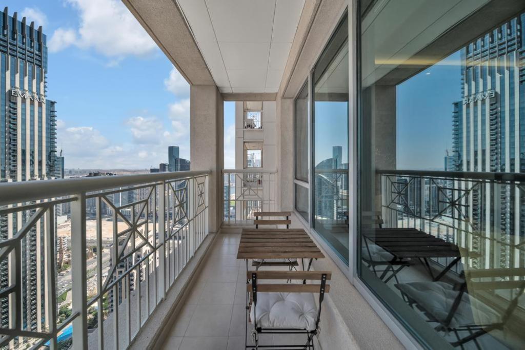 Апартаменты 29Blvd Burjview Дубай Экстерьер фото
